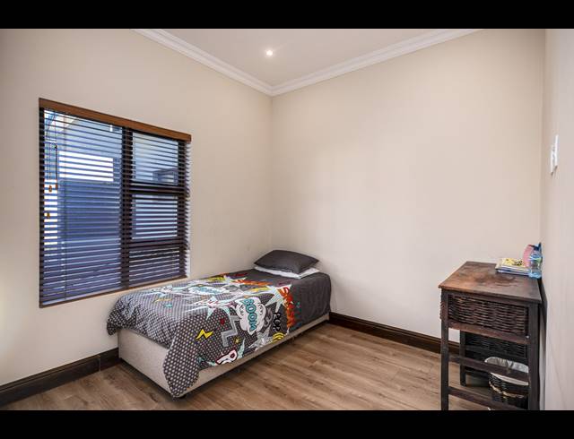 5 BEDROOM HOUSE TO LET IN PARKLANDS NORTH